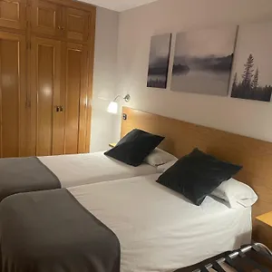 Apart-hotel El Serch ***